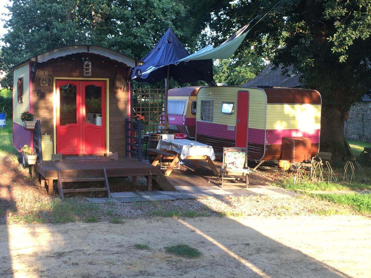 La Roulotte CHAINOUX Bains-sur-Oust Extérieur photo